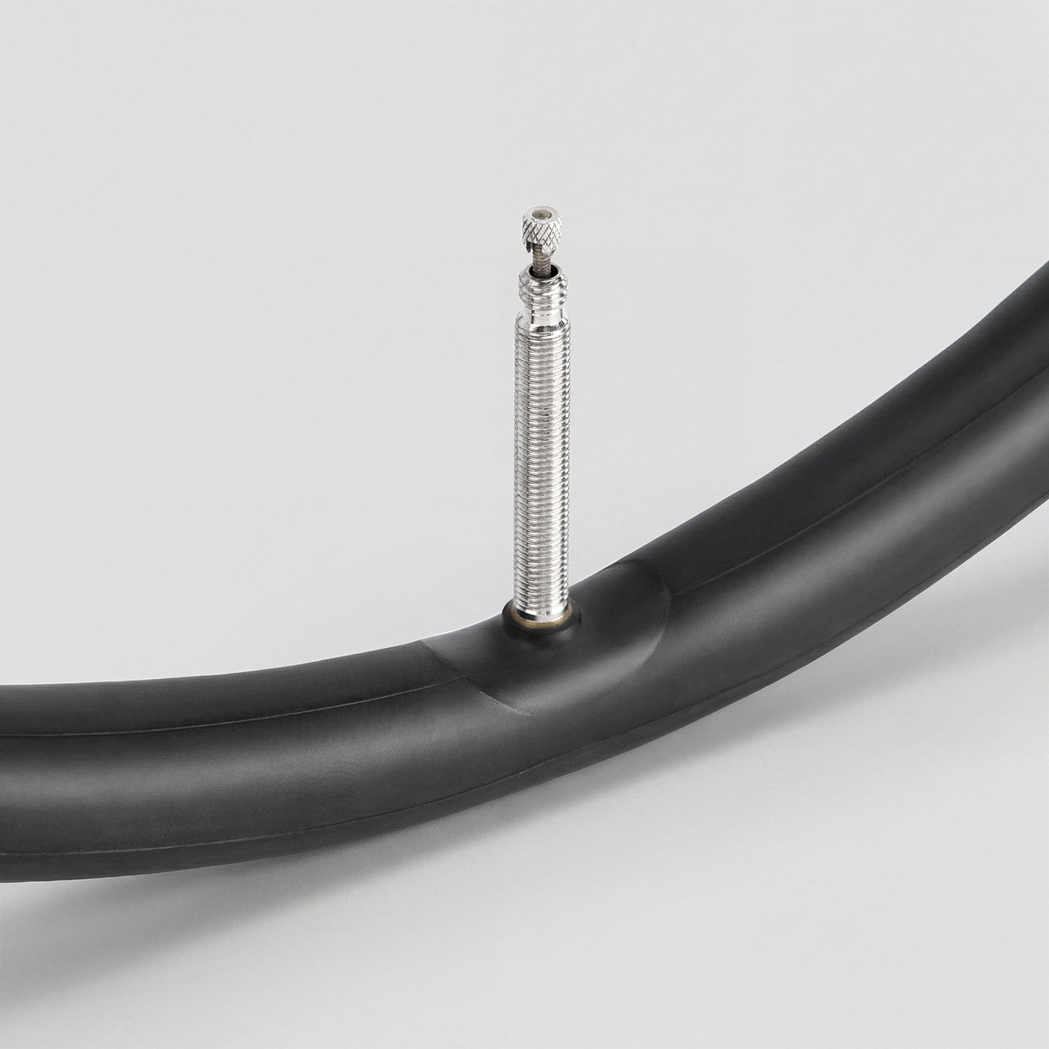 JUCEOUS 700x25-32C Road Bike Inner Tubes with 48mm Presta Valve (2-Pack) - Image 3